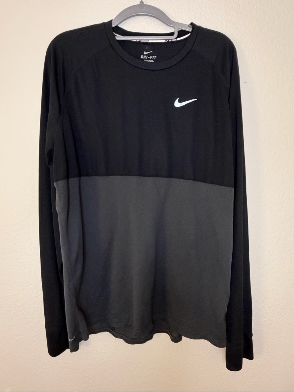 Nike Running Dri-FIT Men’s Long Sleeve Shirt Black Gray XL